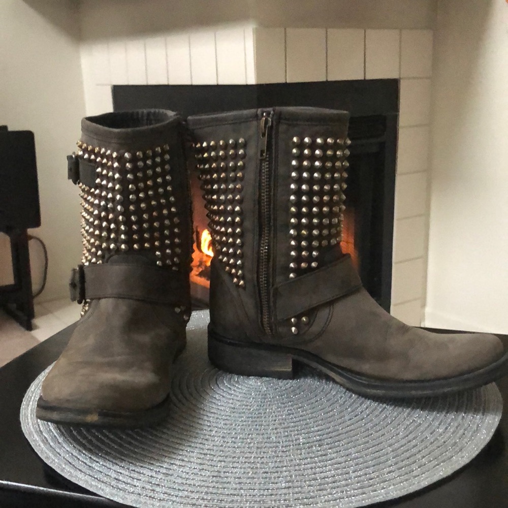 Steve Madden Distressed Grey Leather Biker Boots